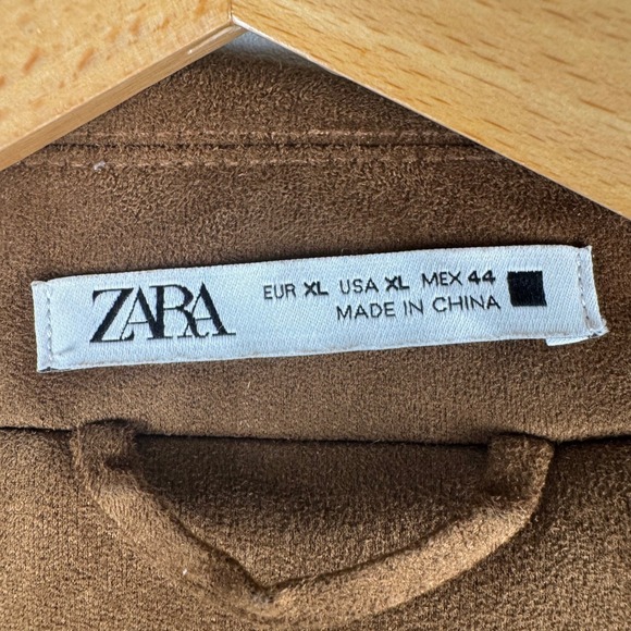 ZARA Mens Brown Faux Suede Trucker Jacket Size XL Regular Fit Classuc Pockets - Picture 3 of 14